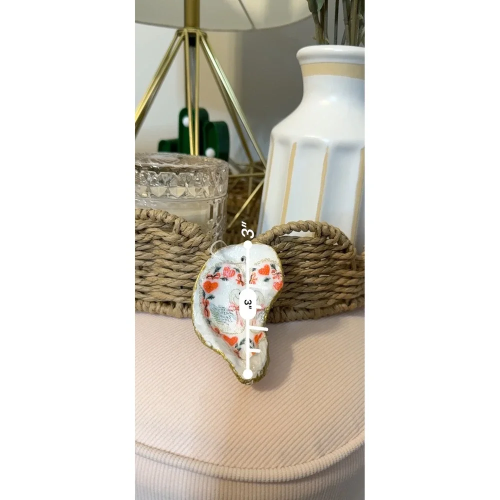 Handmade Decoupage Oyster Shell Ornament Swan Heart Gold Trim Coastal Decor‎ 3